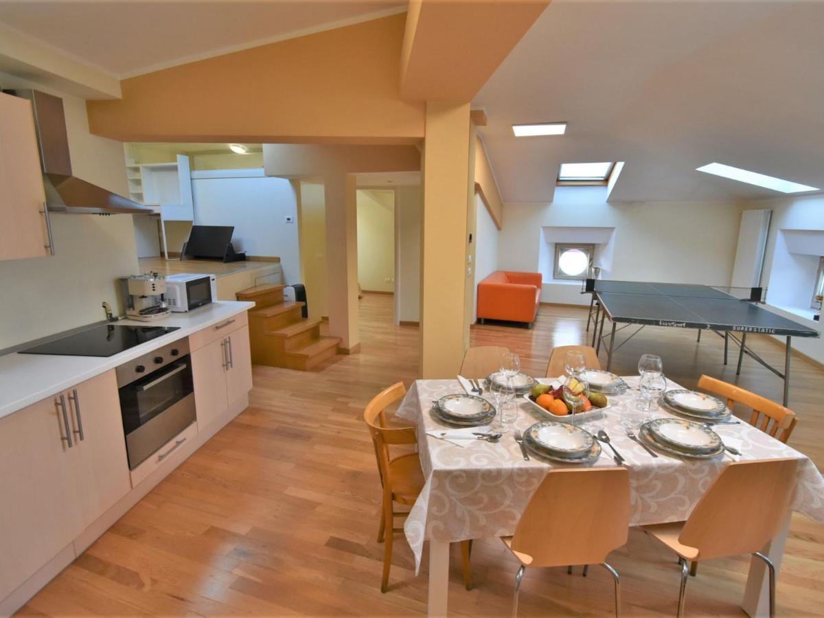 Apartment Duomo Mansarda By Interhome อีเซโอ ภายนอก รูปภาพ